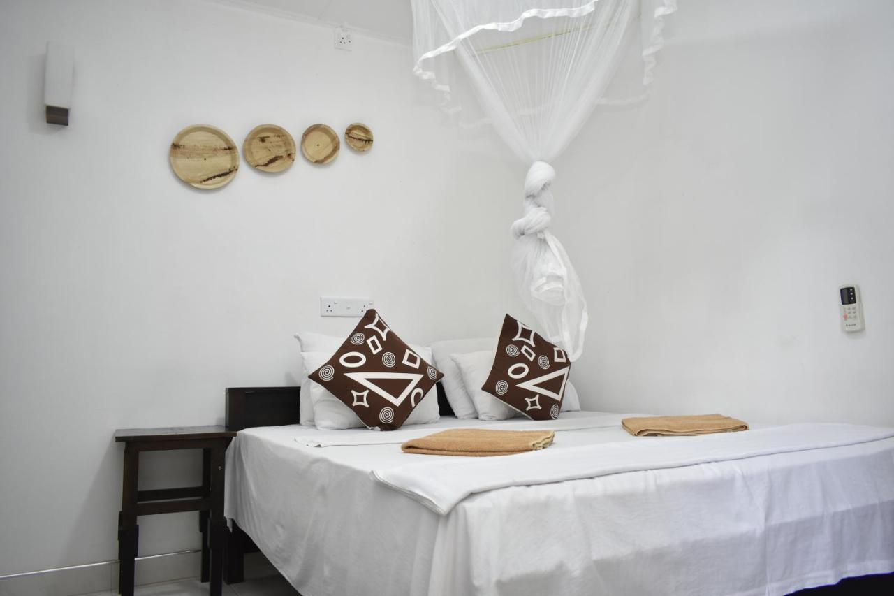 Sigiri Rock Side Home Stay Sigirîya Extérieur photo