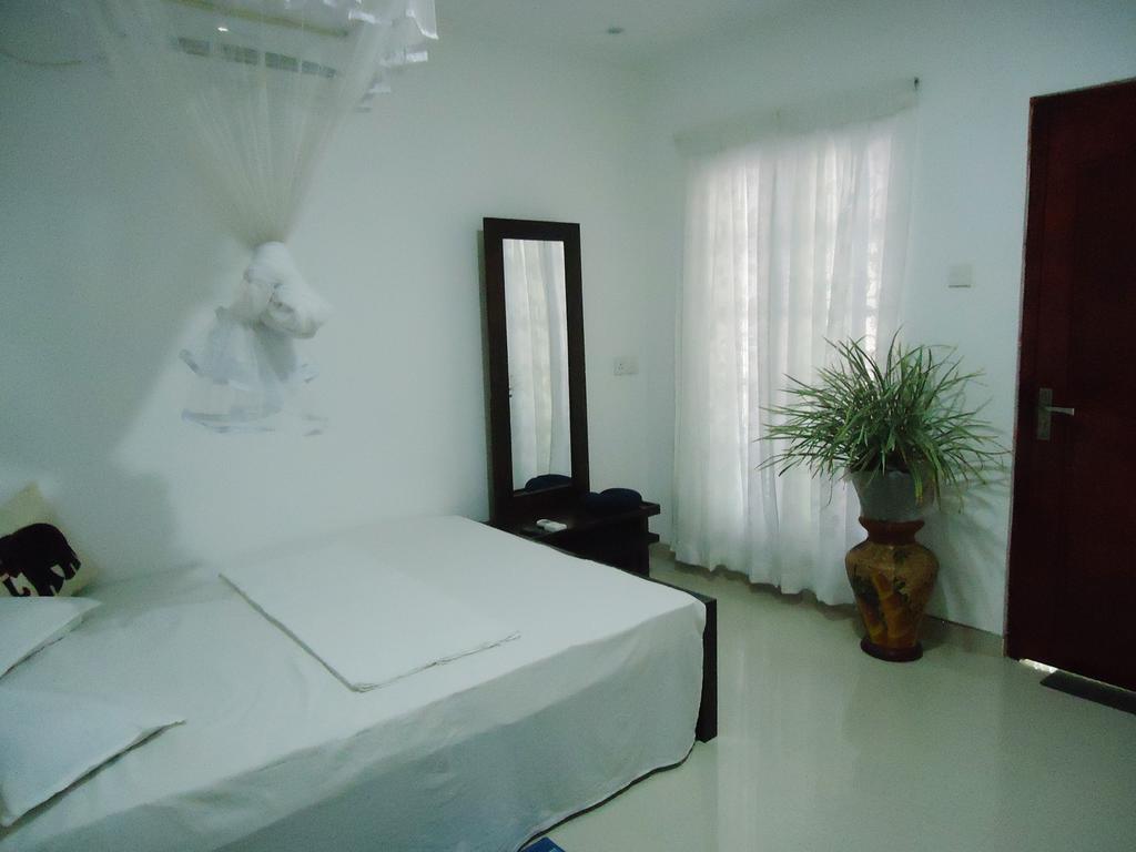 Sigiri Rock Side Home Stay Sigirîya Chambre photo
